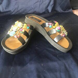 GRANDCO: BLACK SANDALS WITH COLORFUL BEADING SIZE 6